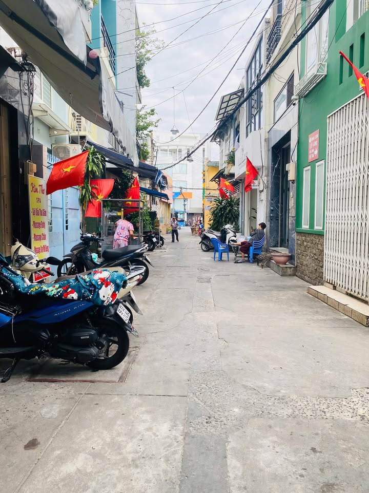 Nhà phố Phan Đăng Lưu, Bình Thạnh 32m² giá 5.85 tỷ - An ninh, gần trung tâm