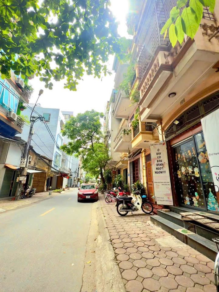 Nhà riêng Nguyễn Viết Xuân, Thanh Xuân 70m² giá 16 tỷ - Vị trí đắc địa, ô tô tránh