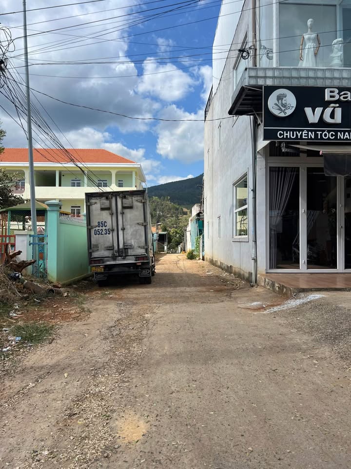 Nhà cấp 4 hẻm QL20, Thôn Quảng Hiệp, 280m² giá 2.7 tỷ - Cách chợ chỉ 800m!