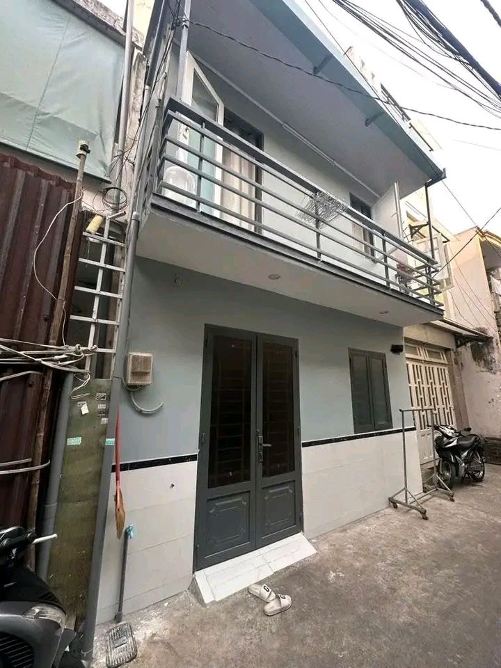 Nhà 2 tầng Tây Thạnh 17m² giá 2.5 tỷ - An ninh, sạch sẽ, gần mặt tiền!