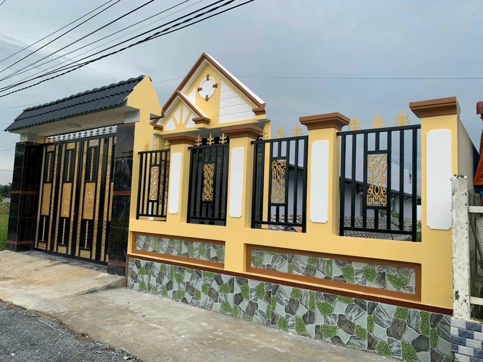 Nhà Hòa Khánh Đông 340m² giá 2.6 tỷ - Sân vườn rộng rãi