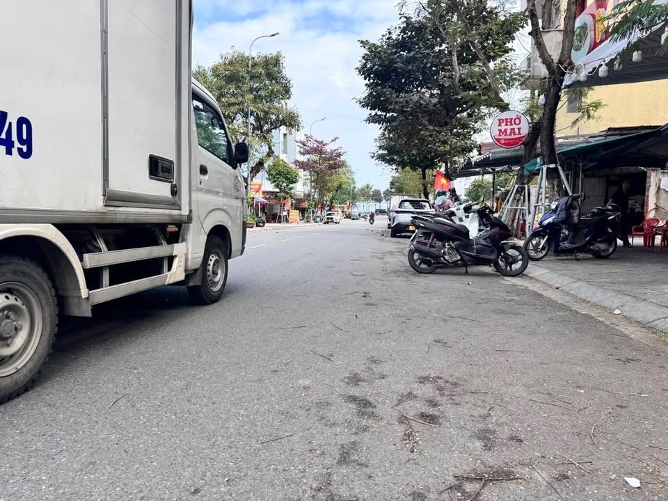 Đất + Dãy trọ 2 tầng đường Hồ Quý Ly 115m² giá 12 tỷ - Kinh doanh tốt!