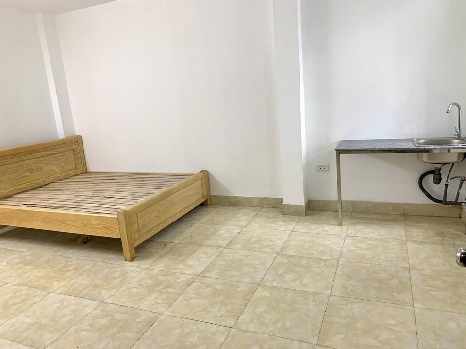 Phòng cho thuê tại Dương Khuê, 30m² giá 3.5 triệu - Không chung chủ, thoáng mát!