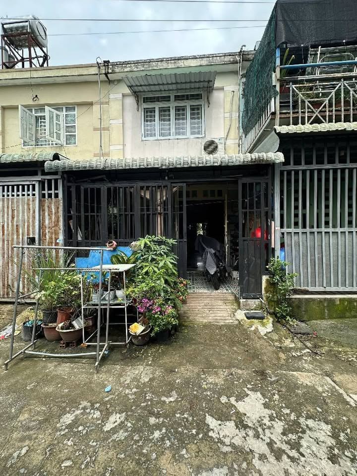 Nhà 1 Trệt 1 Lầu Hóc Môn 40m² giá 1.399 tỷ - Nhà đẹp lung linh, hẻm xe hơi