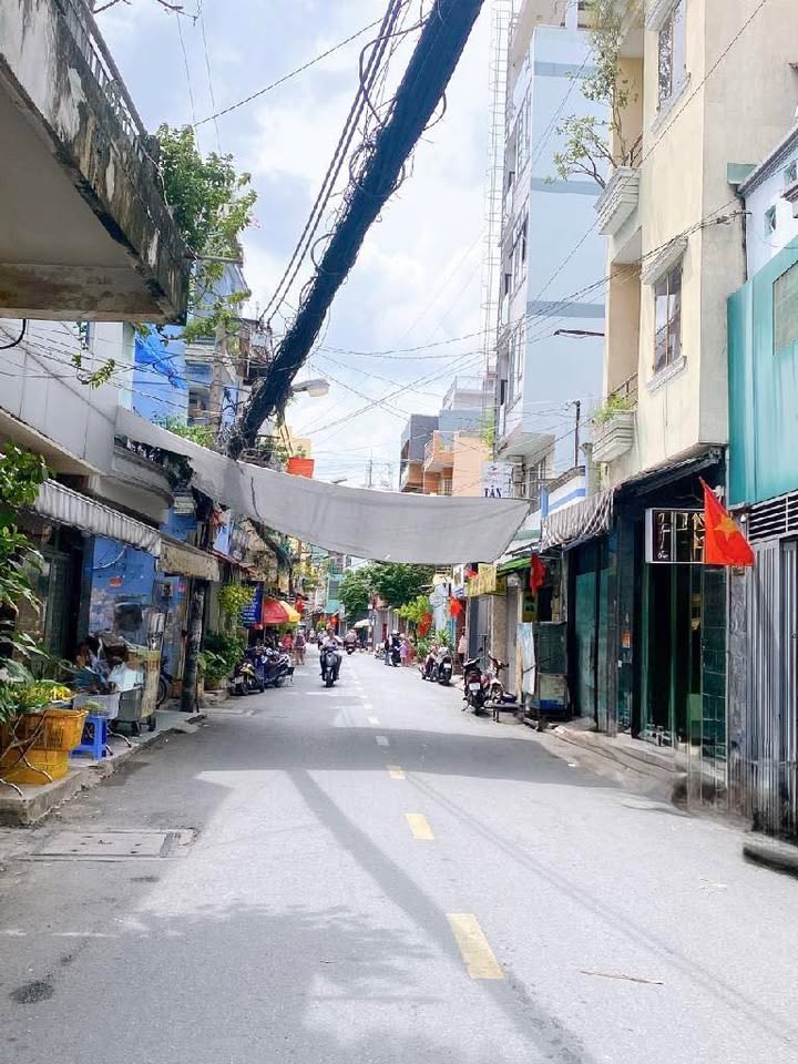 Nhà phố mặt tiền kinh doanh Đất Thánh, Tân Bình 35m² giá 8.3 tỷ - Sổ hồng đẹp!