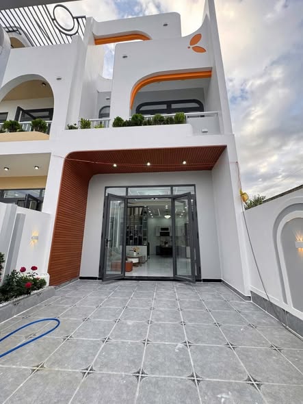 Nhà phố Bến Lức 90m² giá 1.73 tỷ - Chính chủ bán gấp!