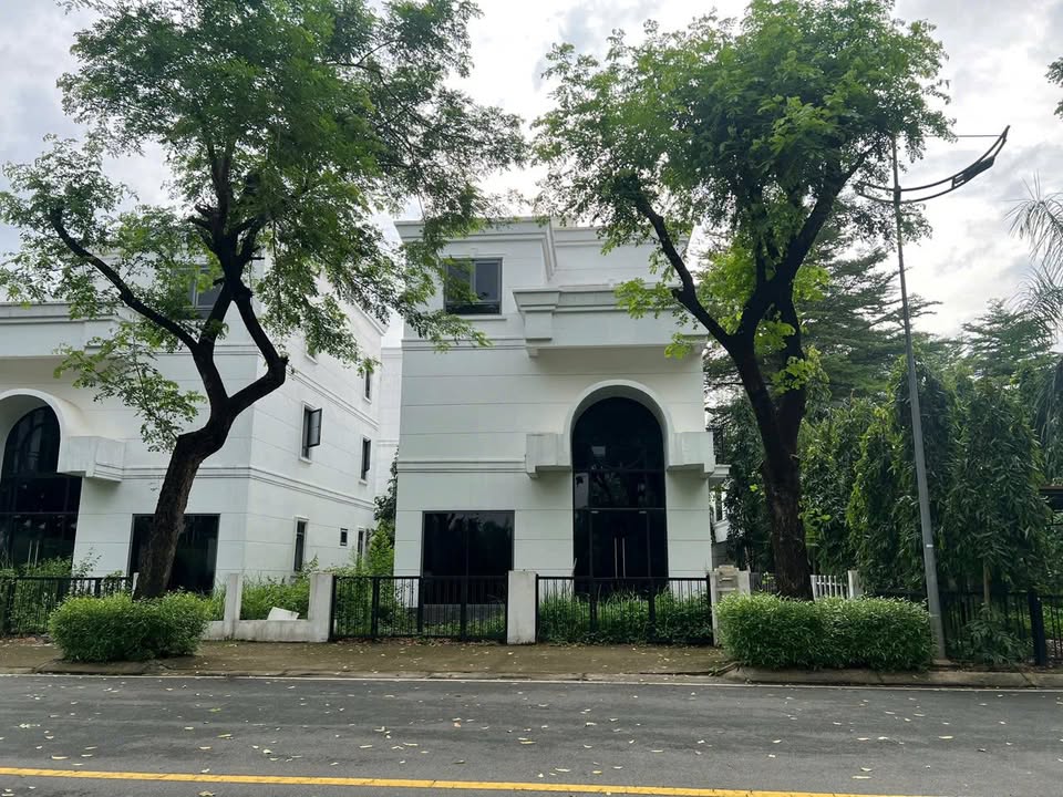 Biệt Thự góc Sim City Quận 9 228m² giá 20 tỷ - Sổ hồng hoàn công đầy đủ!