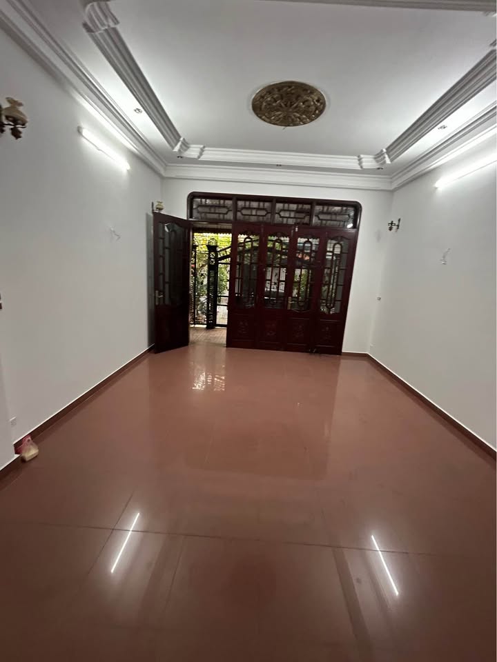 Nhà 3.5 tầng tại Phường Hạc Thành 65m² giá 5 tỷ - Tiện lợi cho cả gia đình!