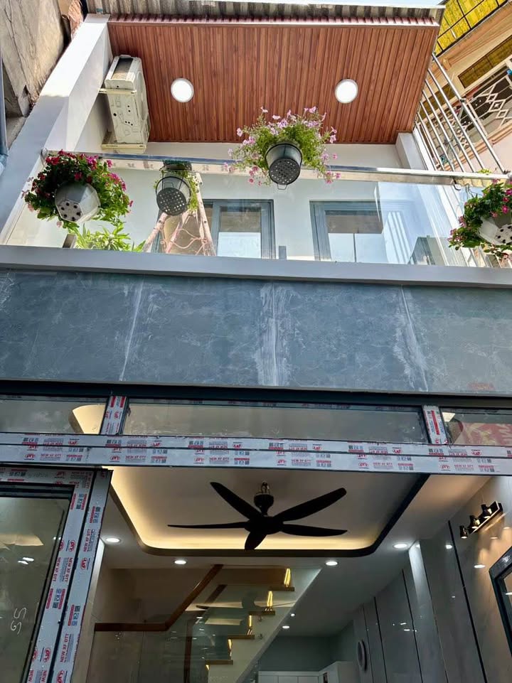 Nhà mới bán gấp tại Phường 8, Quận 11 - 2PN giá 3.88 tỷ, thương lượng