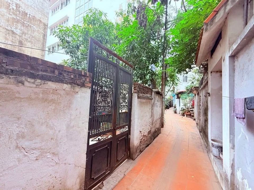 Đất Bồ Đề 50m² giá 11 tỷ - Mảnh đất vàng hiếm có tại trung tâm!