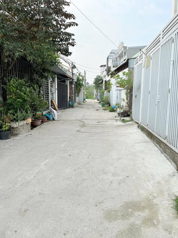 Đất thổ cư Quận 12 55m² giá 3.2 tỷ - Đường xe hơi tránh nhau