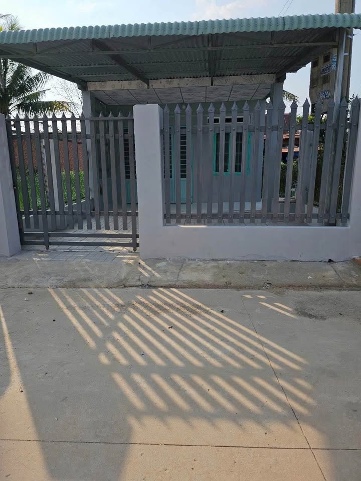 Nhà phố Châu Thành Tây Ninh 90m² giá 700 triệu - Nhà mới, vào ở ngay!