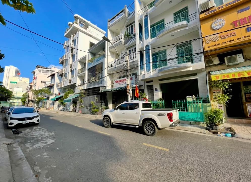 Bán đất tặng nhà 2 tầng tại đường Lê Lai, Nha Trang 63,93m² - Vị trí đắc địa cho kinh doanh!