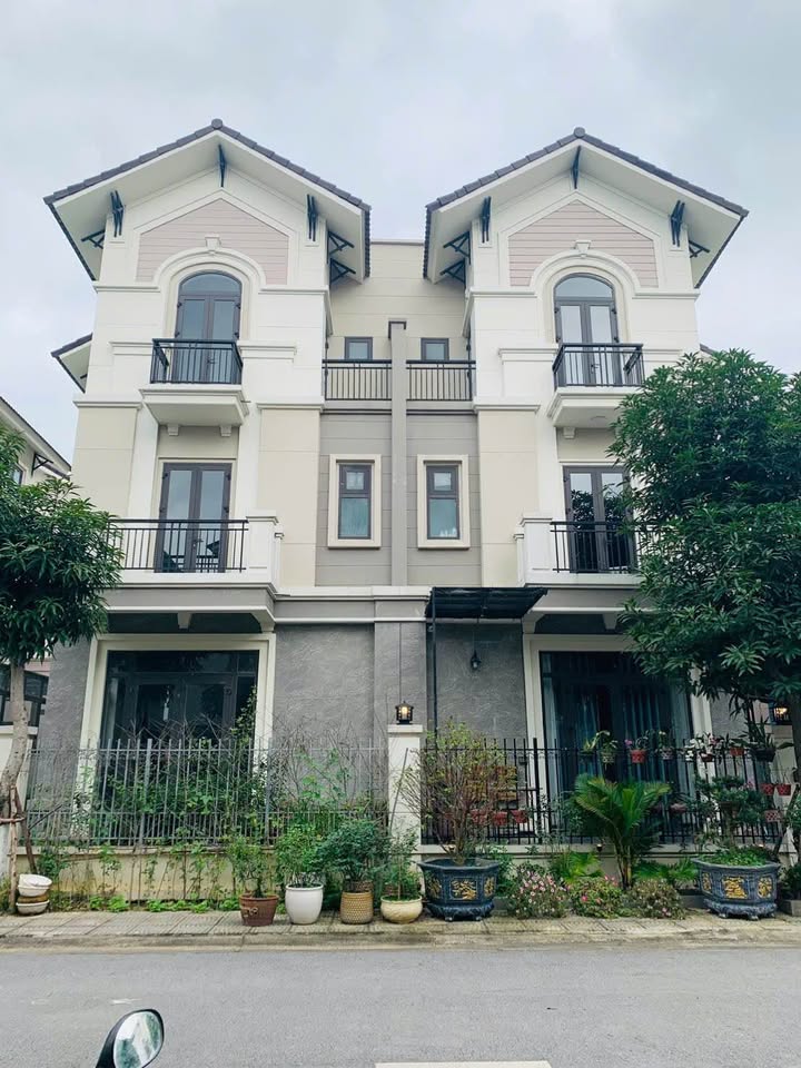 Biệt thự vườn Centa Vsip Từ Sơn 135m² giá 9.2 tỷ - Sổ đỏ lâu dài!