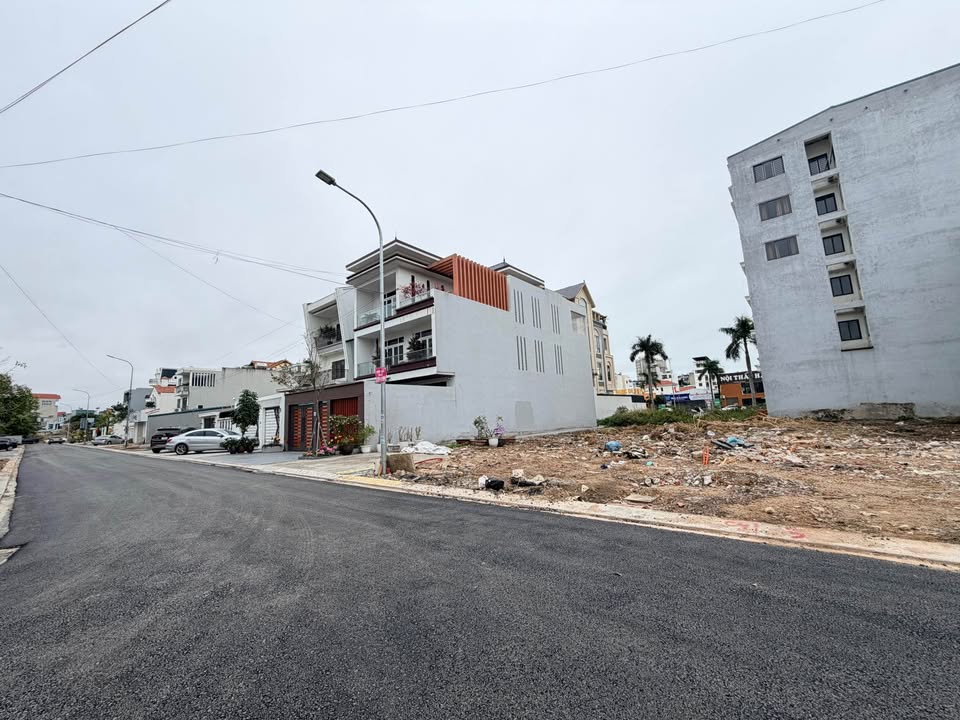 Đất 200m² mặt tiền 8m tại Rẻ Quạt, Cienco 5 - Cơ hội đầu tư tuyệt vời!