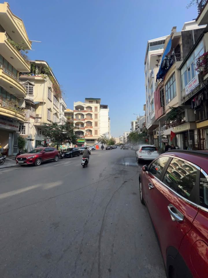 Bán nhà FrontHouse 50m² tại Hạ Long giá 11 tỷ - Kinh doanh sầm uất!