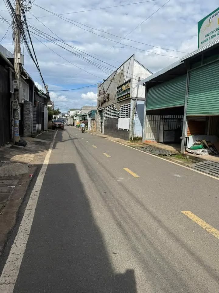 Nhà và đất tại Đức Trọng 323m² giá 8.2 tỷ - Cơ hội vàng không thể bỏ lỡ!