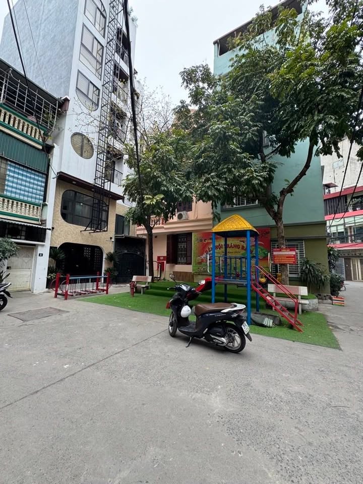 Bán gấp nhà mặt ngõ Vương Thừa Vũ 100m², 4 tầng, giá 29 tỷ - Kinh doanh sầm uất!