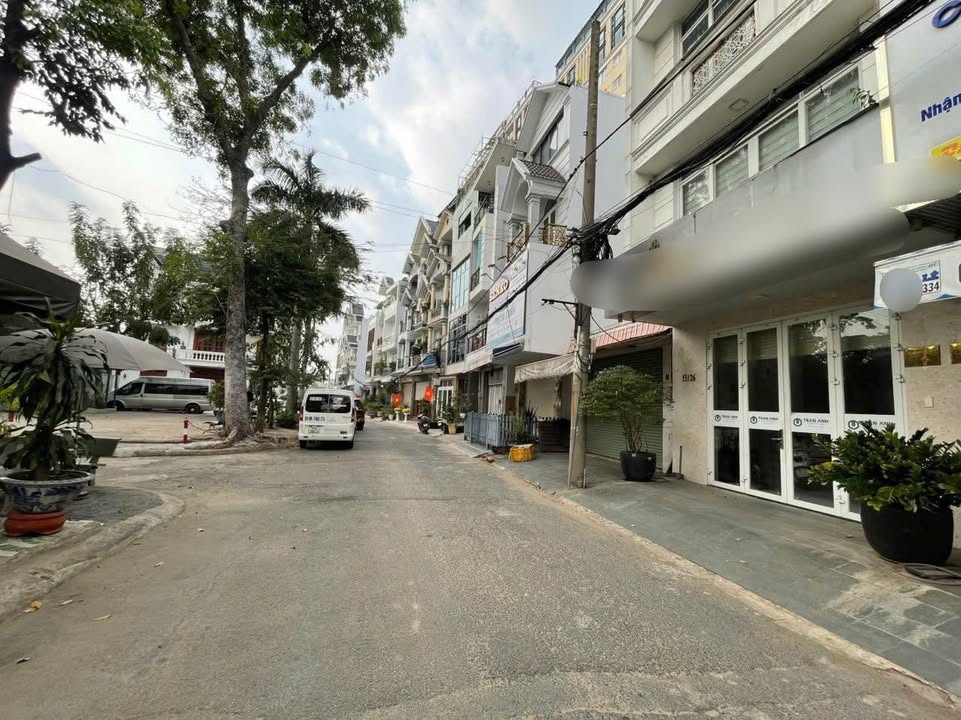 Nhà phố 4 tầng đường Phan Huy Ích, 76.2m² - Giá chỉ 12.9 tỷ!