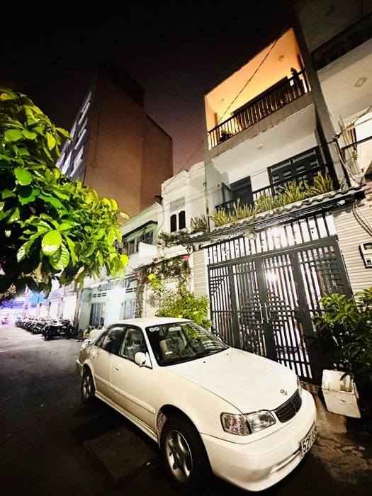 Nhà 4 tầng Bàu Cát, Tân Bình 75m² giá thương lượng - Vị trí đắc địa, ô tô vào tận nơi!