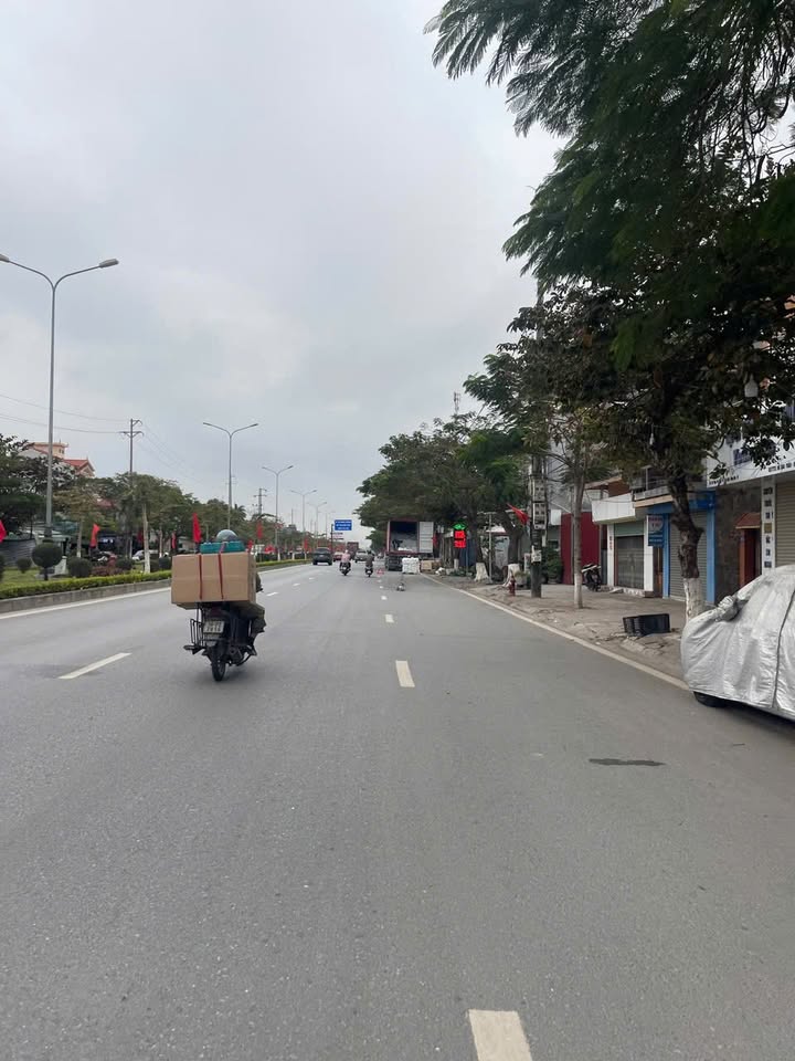 Đất mặt đường Phạm Văn Đồng 484m² giá chỉ 10 tỷ - Đầu tư sinh lời lý tưởng!