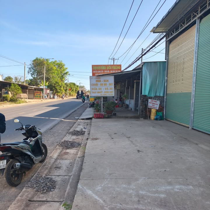 Đất thổ cư mặt tiền Nguyễn Hoàng, 335m² giá 2 tỷ - Cơ hội đầu tư tuyệt vời!