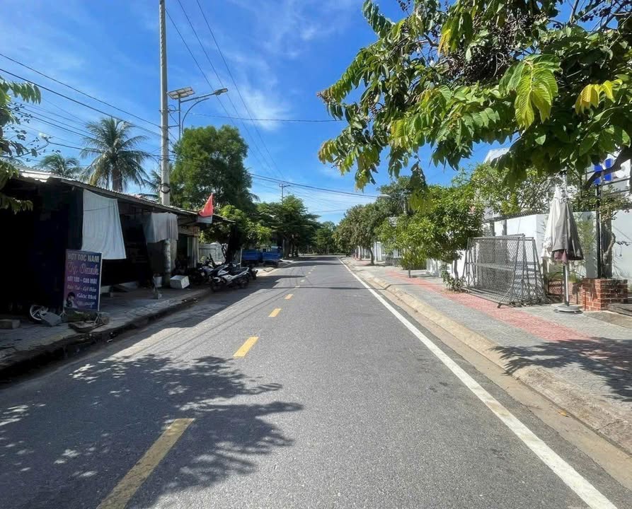 Bán đất mặt tiền kinh doanh tại Thị trấn Vạn Giã 100m² giá chỉ 2 tỷ - Cơ hội đầu tư hấp dẫn!