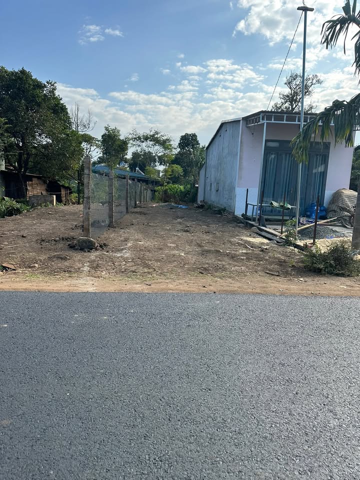 Đất nền Trục Chính Buôn Phê - 992m² giá 3.3 tỷ - Đầu tư sinh lời tuyệt vời!