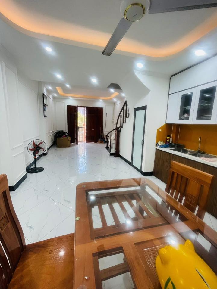 Nhà phố Đức Thắng, Bắc Từ Liêm 36m² giá 6 tỷ - Sẵn sàng vào ở ngay!