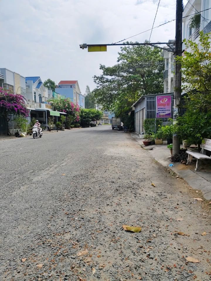 Đất nền KDC 586 Trần Hưng Đạo, 100m², giá 1 tỷ - Vị trí an ninh, xây dựng tự do!