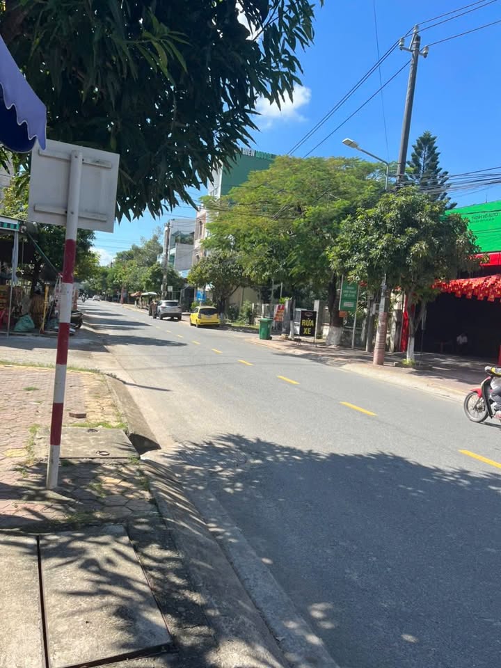 Nhà mặt tiền Nguyễn Du, Quảng Ngãi 164m² giá 7.2 tỷ - Đầu tư sinh lời!