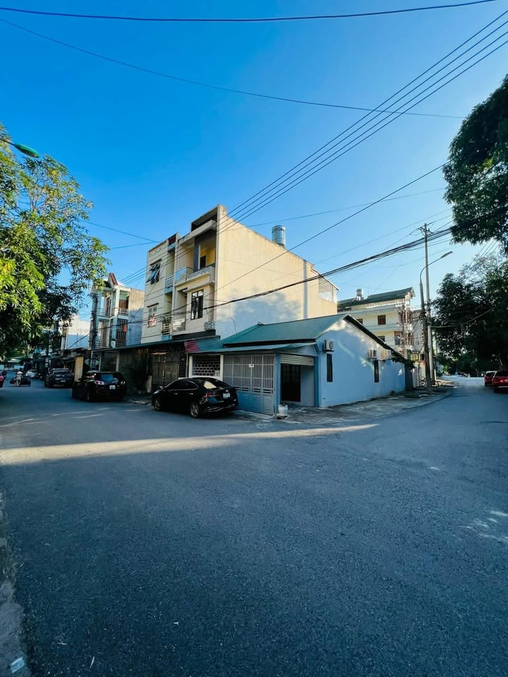 Nhà mặt đường ô tô tránh nhau TP Hà Giang 125m² giá 3 tỷ - Thiết kế hiện đại, sẵn sàng ở ngay!