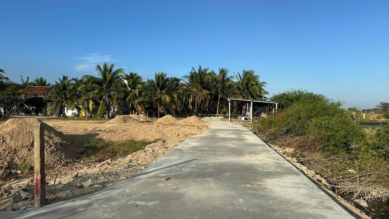 Đất thổ cư Huyện Vạn Ninh 90m² giá chỉ 7XX triệu - Gần biển và trường học!