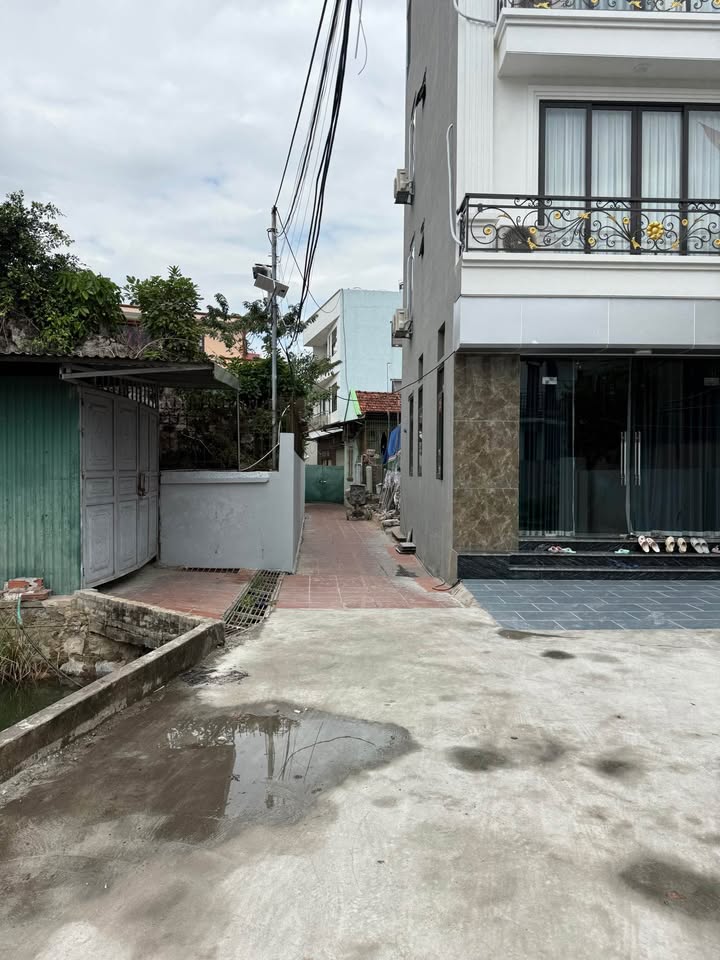 Đất nền ngõ 13 Cao Xanh - Hạ Long 61m² giá 2.2 tỷ - Vị trí đẹp, đông dân cư!