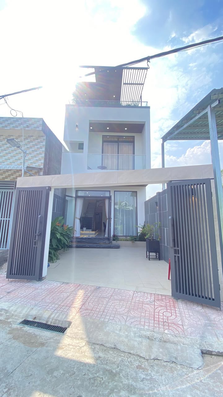 Nhà lầu Khu Cầu Long Hải Yến, 100m² giá 3.3 tỷ - Chính chủ bán gấp!