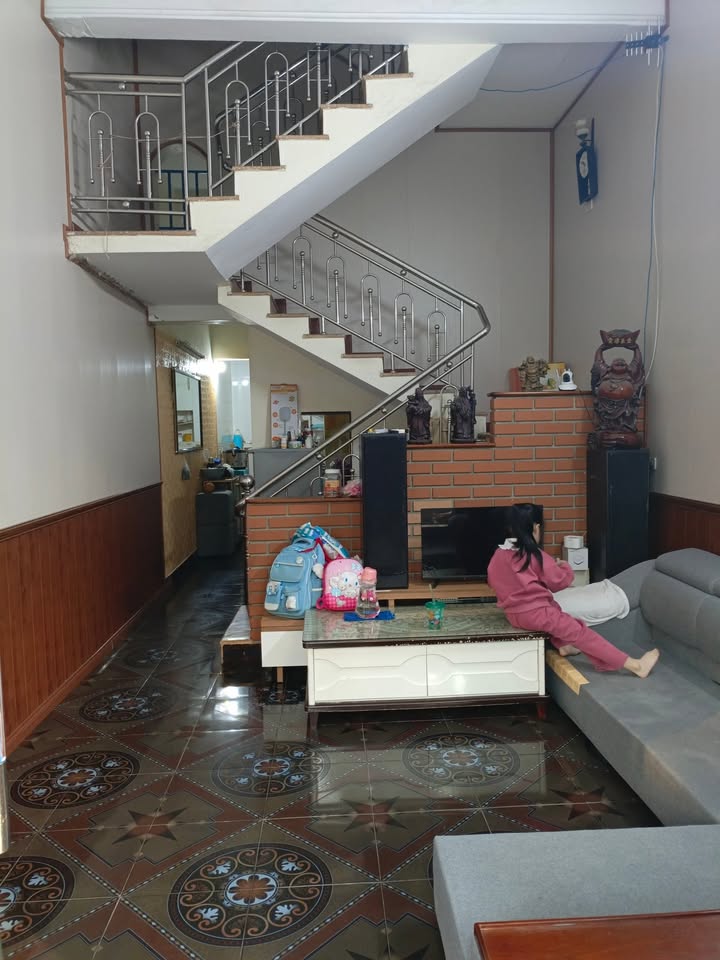 Nhà mặt tiền đường Nguyễn Văn Cừ, Hoa Lư 92m² giá 9 tỷ - Kinh doanh sầm uất!