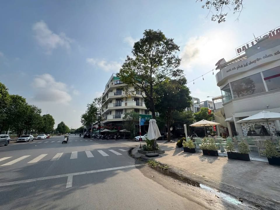 Đất nền Quảng Trường Xanh, Thủ Đức 81m² giá 8 tỷ - Đầu tư lý tưởng!