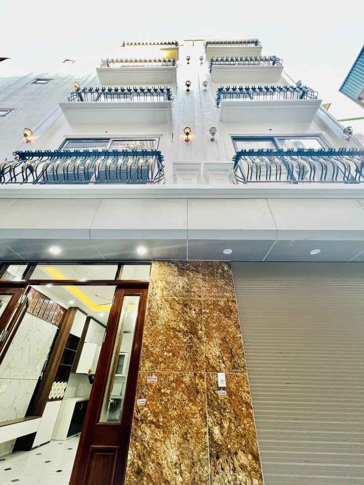 Nhà đẹp mới tinh tại Đống Đa 33m² giá 8 tỷ - Sẵn sàng đón chủ mới!