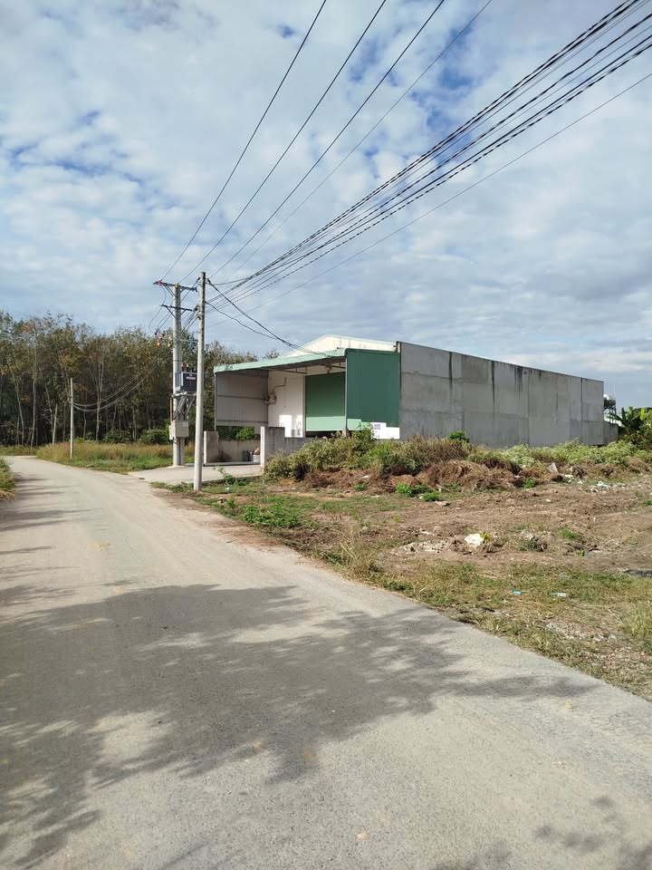 Đất nền phường Tân Hiệp, TP Tân Uyên 633m² giá 4.2 tỷ - Vị trí đẹp tiềm năng!