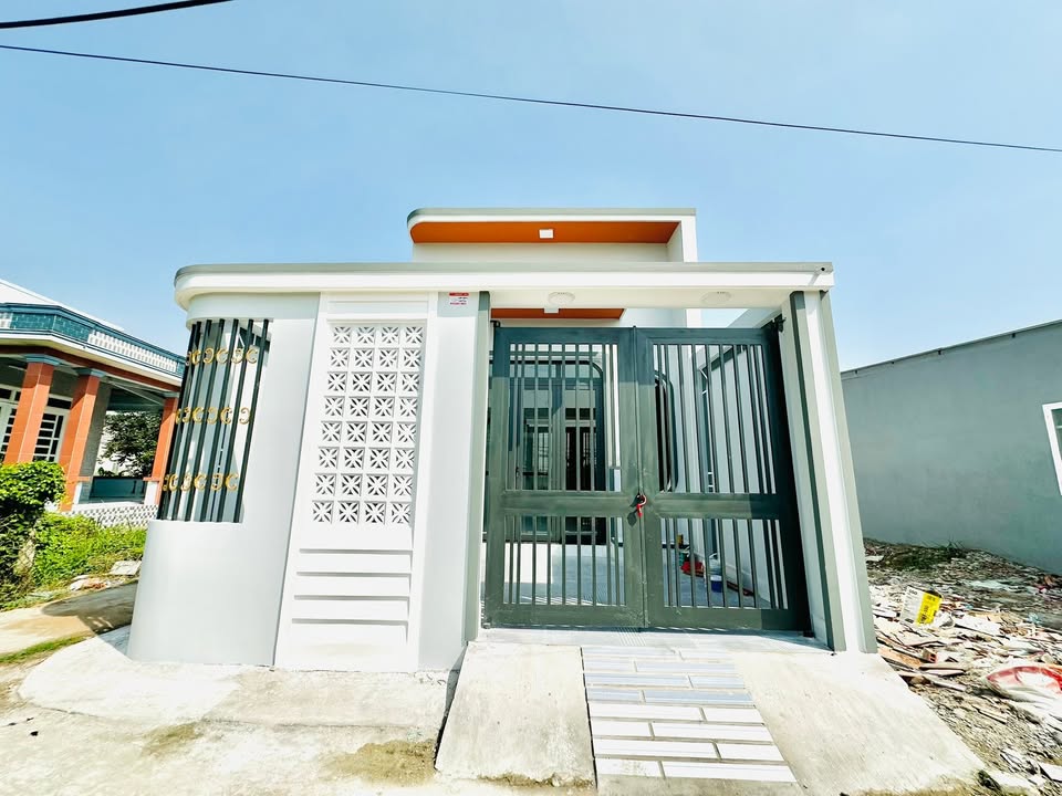 Nhà cấp 4 mặt tiền 90m² tại Mỹ Lộc, Cần Giuộc - Chỉ 1.39 tỷ, sẵn sàng ở ngay!