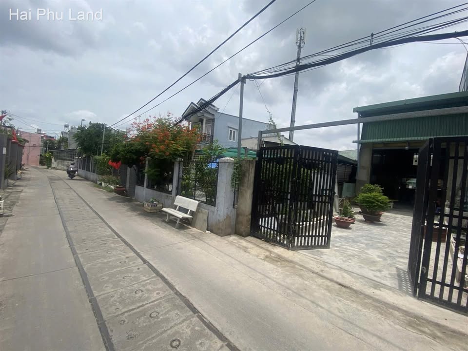 Xưởng Bà Điểm Hóc Môn 250m² giá 7 tỷ - Pháp lý rõ ràng, thương lượng tốt!