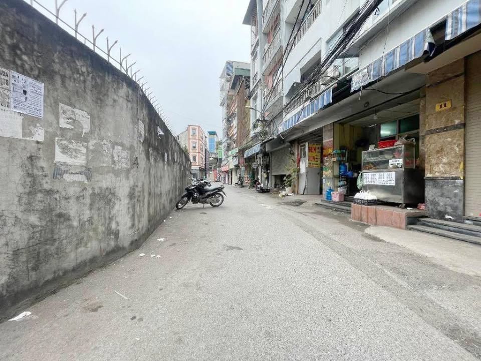 Bán đất mặt ngõ Hồ Tùng Mậu 100m² giá 27 tỷ - Kinh doanh sầm uất