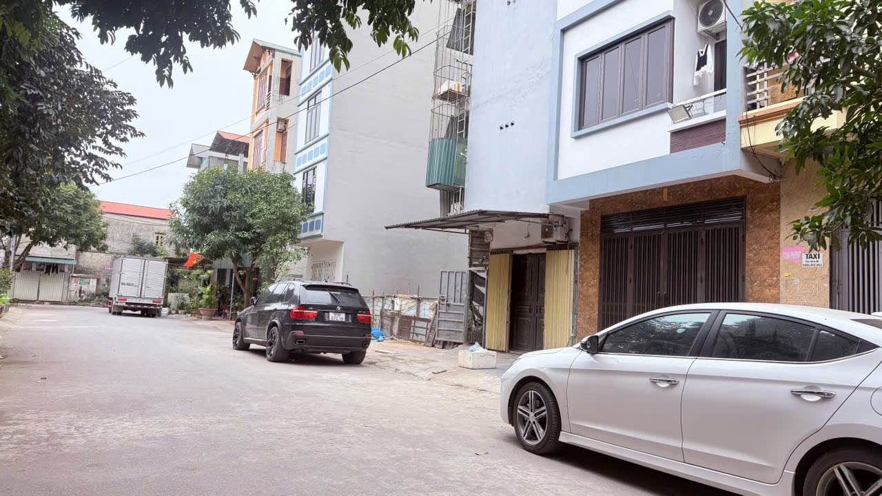 Nhà 3 tầng Thôn Dương Húc 93m² giá 5 tỷ - Dòng tiền thuê ổn định