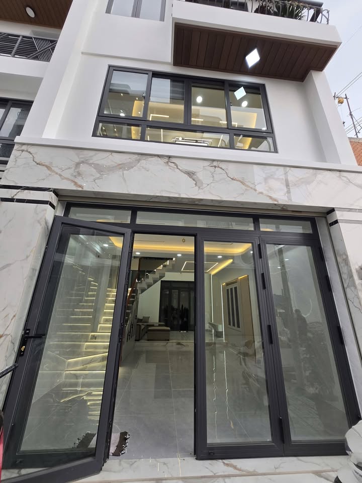 Nhà phố quận Bình Tân 52m² giá 7.8 tỷ - Thiết kế hiện đại, sẵn sàng vào ở!