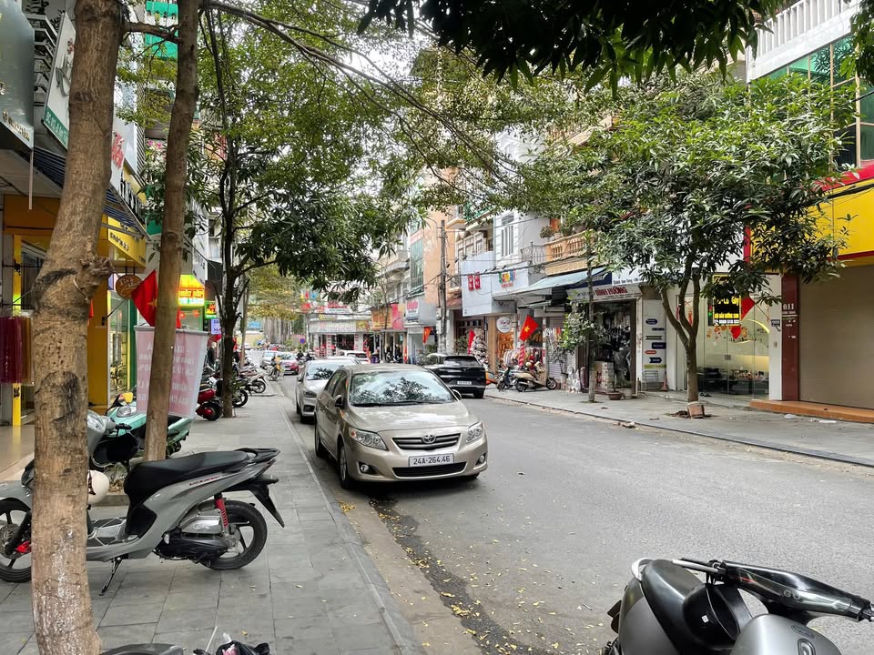 Nhà FrontHouse 3 tầng 1 tum phố Sơn Tùng - 80m² giá 7 tỷ - Kinh doanh lý tưởng!