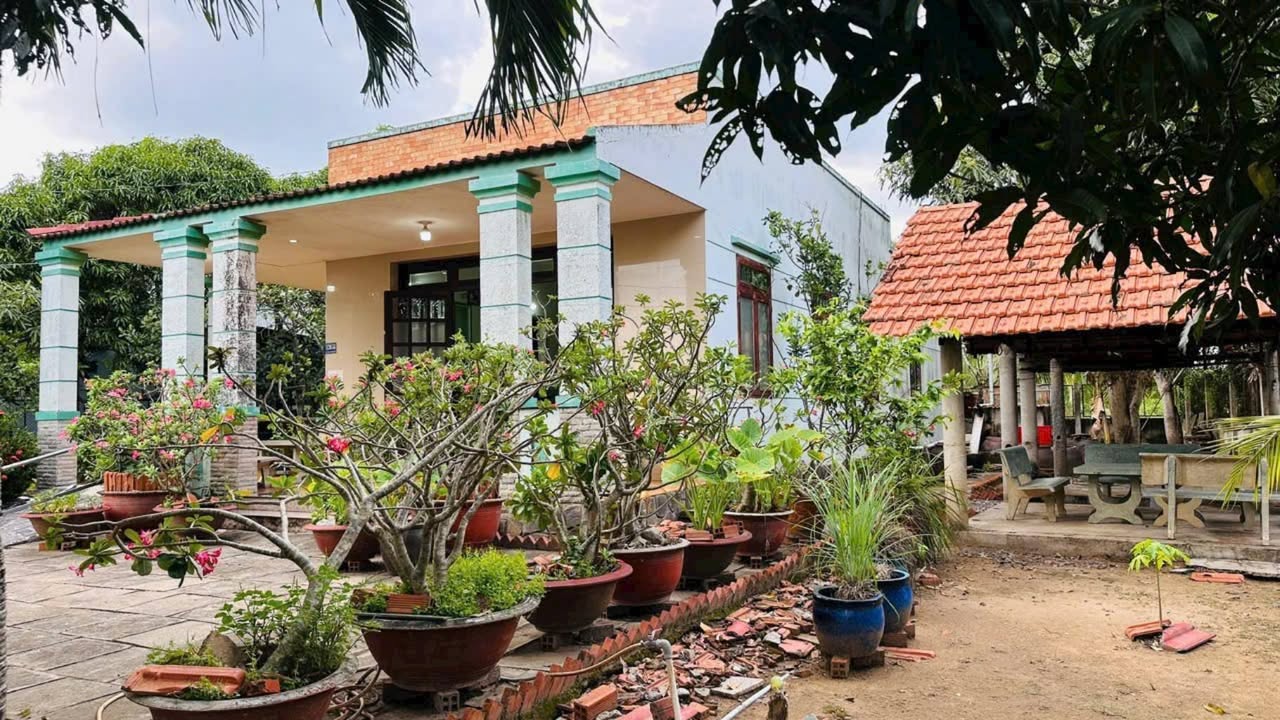 Đất Farm Hưng Long, Bình Chánh 1682m² giá 10 tỷ - Sổ hồng chính chủ, vị trí đẹp!