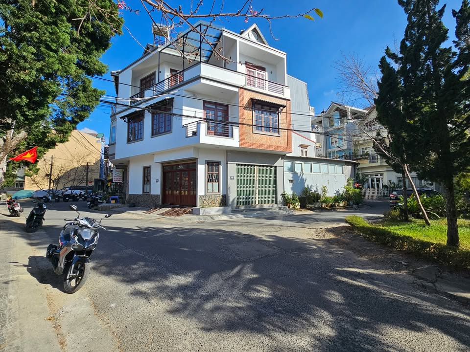 Nhà phố Lô góc Đà Lạt 60m² giá 12 tỷ - Kinh doanh đắc địa