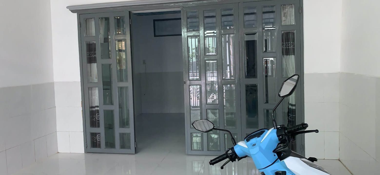 Nhà phố Trà Nóc, Bình Thủy, Cần Thơ 67m² giá 2 tỷ - Gần chợ và trường học!