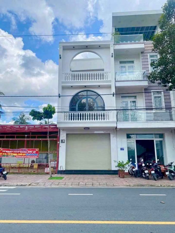 Bán nhà mặt tiền đường Trần Nghĩa, Vĩnh Long, 67m² - Nhà mới kiên cố, tiện kinh doanh!