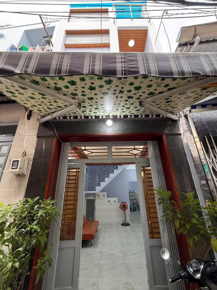 Nhà hẻm 1/ Lạc Long Quân, Q11, 39.5m² giá 4.48 tỷ - An ninh, gần chợ!